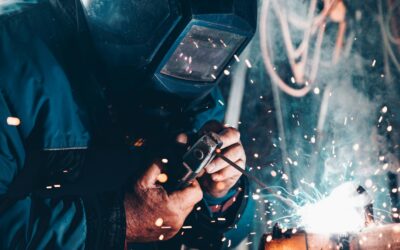 Precyzja Nowej Ery: Zaawansowane Technologie CNC, Obróbka Hybrydowa i Cyfryzacja Procesów Ubytkowych